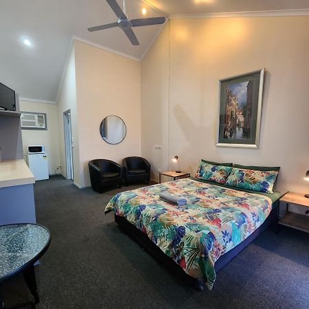 Wentworth Central Motor Inn Екстер'єр фото