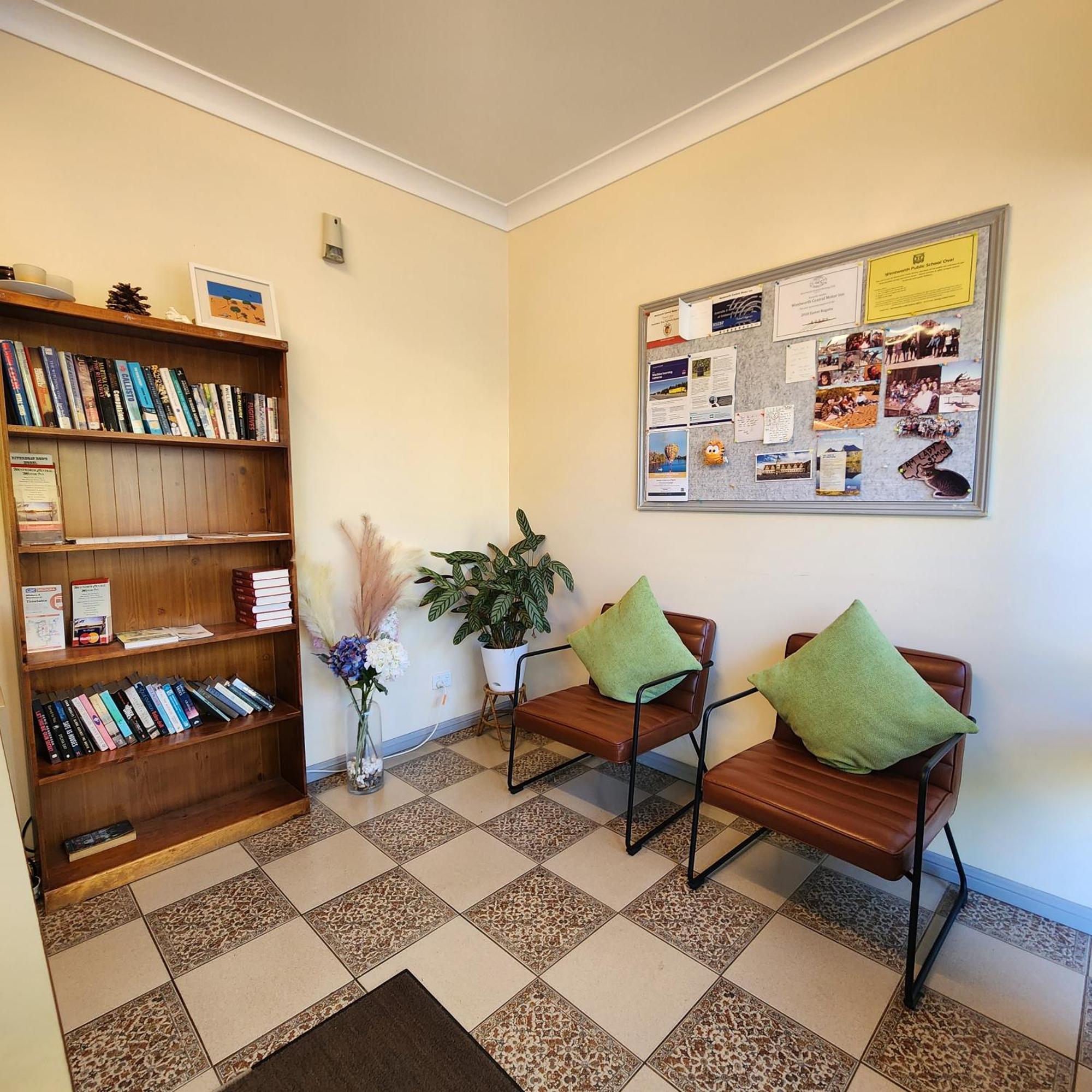 Wentworth Central Motor Inn Екстер'єр фото