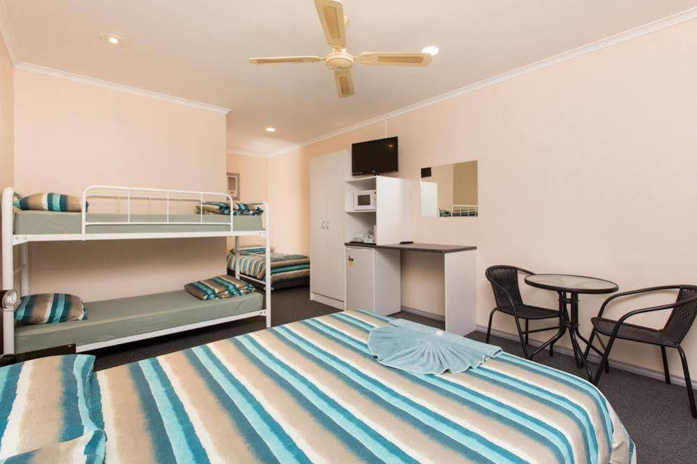 Wentworth Central Motor Inn Екстер'єр фото