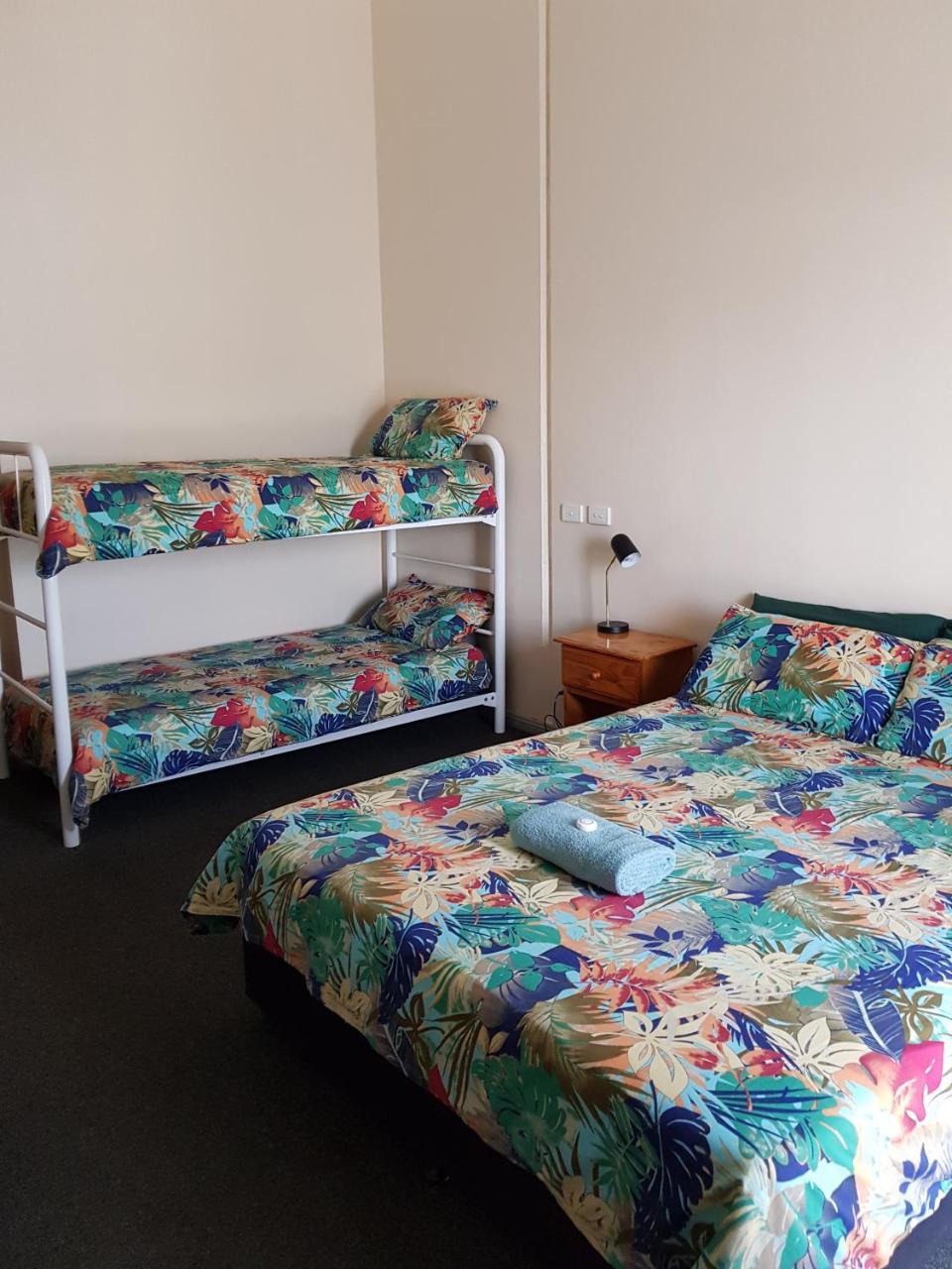 Wentworth Central Motor Inn Екстер'єр фото
