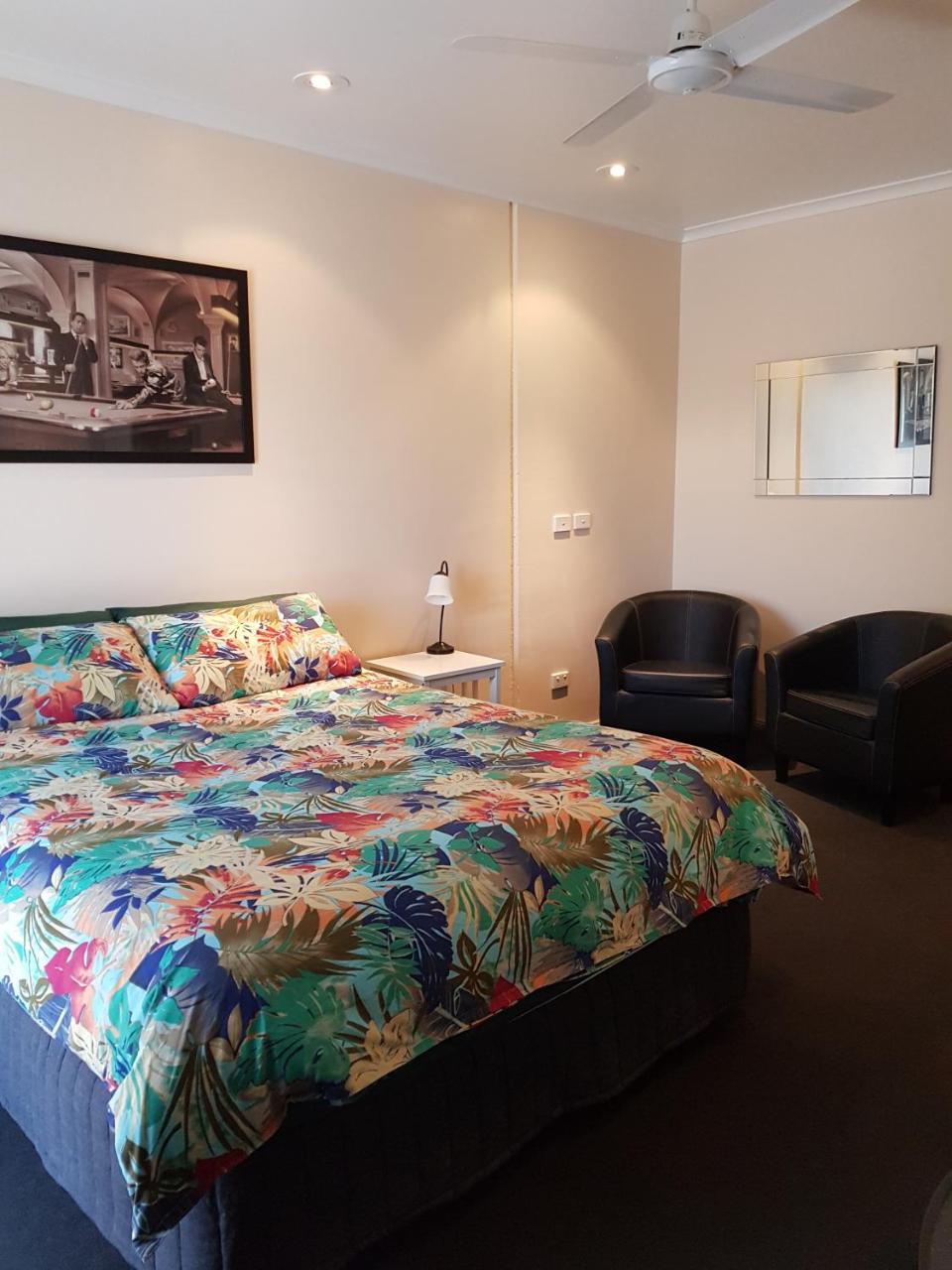 Wentworth Central Motor Inn Екстер'єр фото