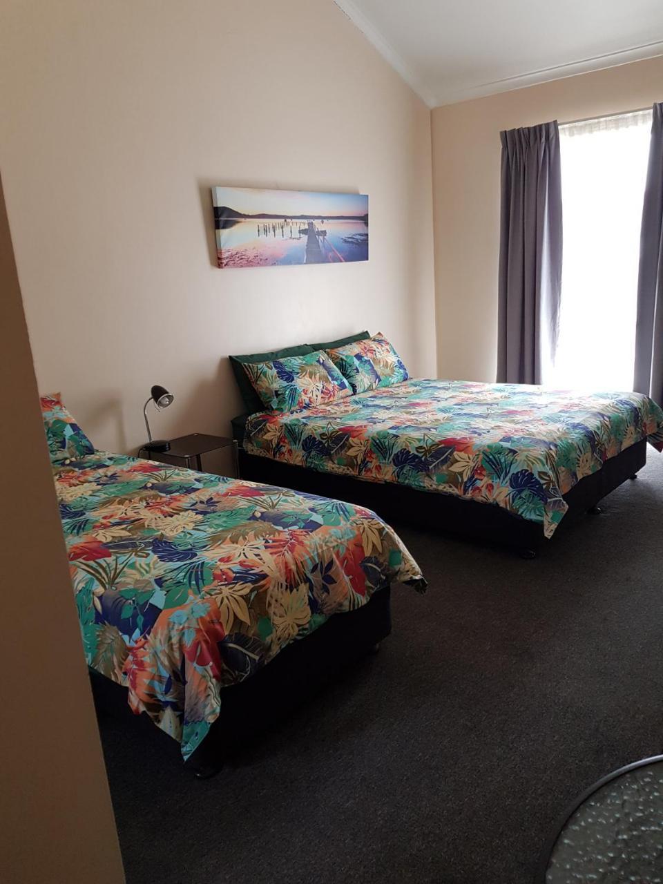 Wentworth Central Motor Inn Екстер'єр фото