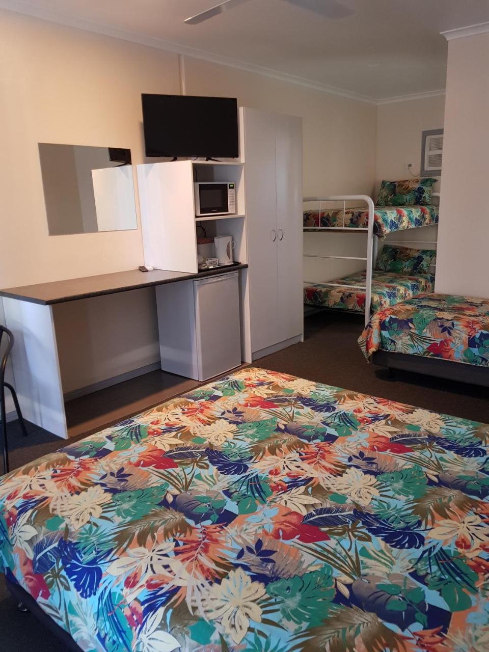 Wentworth Central Motor Inn Екстер'єр фото